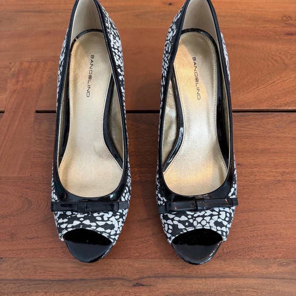 Bandolino Black and White Open Toe Pumps with Bow - Picture 1 of 6
